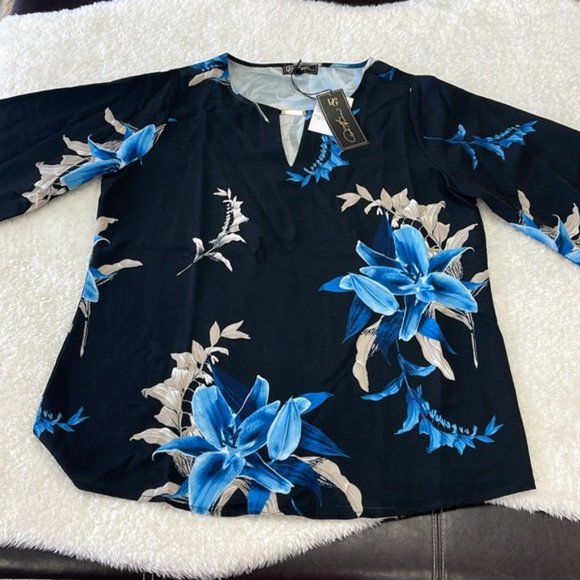 DG2 by Diane Gilman Floral Keyhole Ruffle Sleeve Blouse - Picture 3 of 8